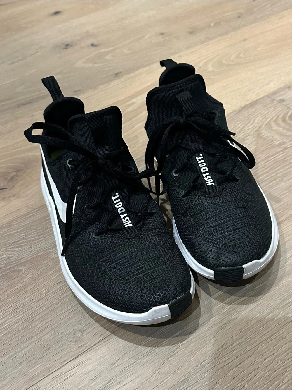 Nike Women's Free TR 8 Cross Training Shoe. Excellent Condition. Size 8